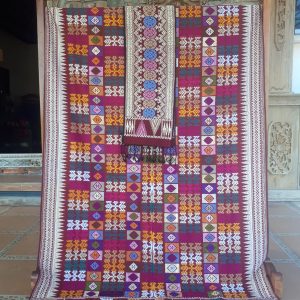 Songket dan Selendang Bedeg Bedegan Marun