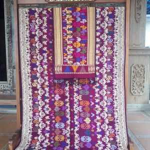 Songket dan Selendang Wayang Ungu